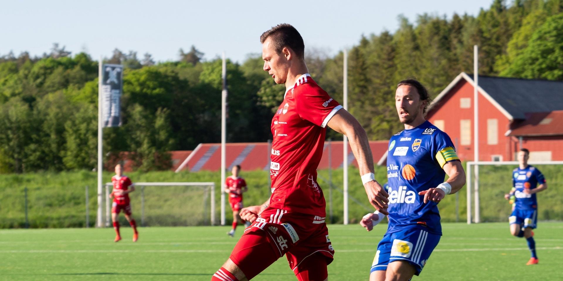 Stenungsunds anfallare Gustav Kjellström fortsätter att ösa in mål för sitt lag. Hemma mot IFK Tidaholm gjorde han sitt åttonde och nionde mål för säsongen i sin åttonde match. Sif vann matchen hemma mot IFK Tidaholm med 4–0.